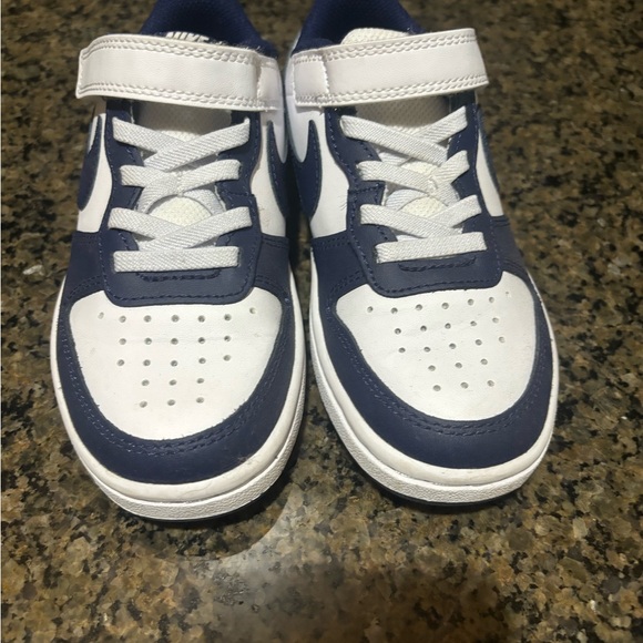 Nike court borough Kids Navy and White Sneakers - Picture 4 of 8